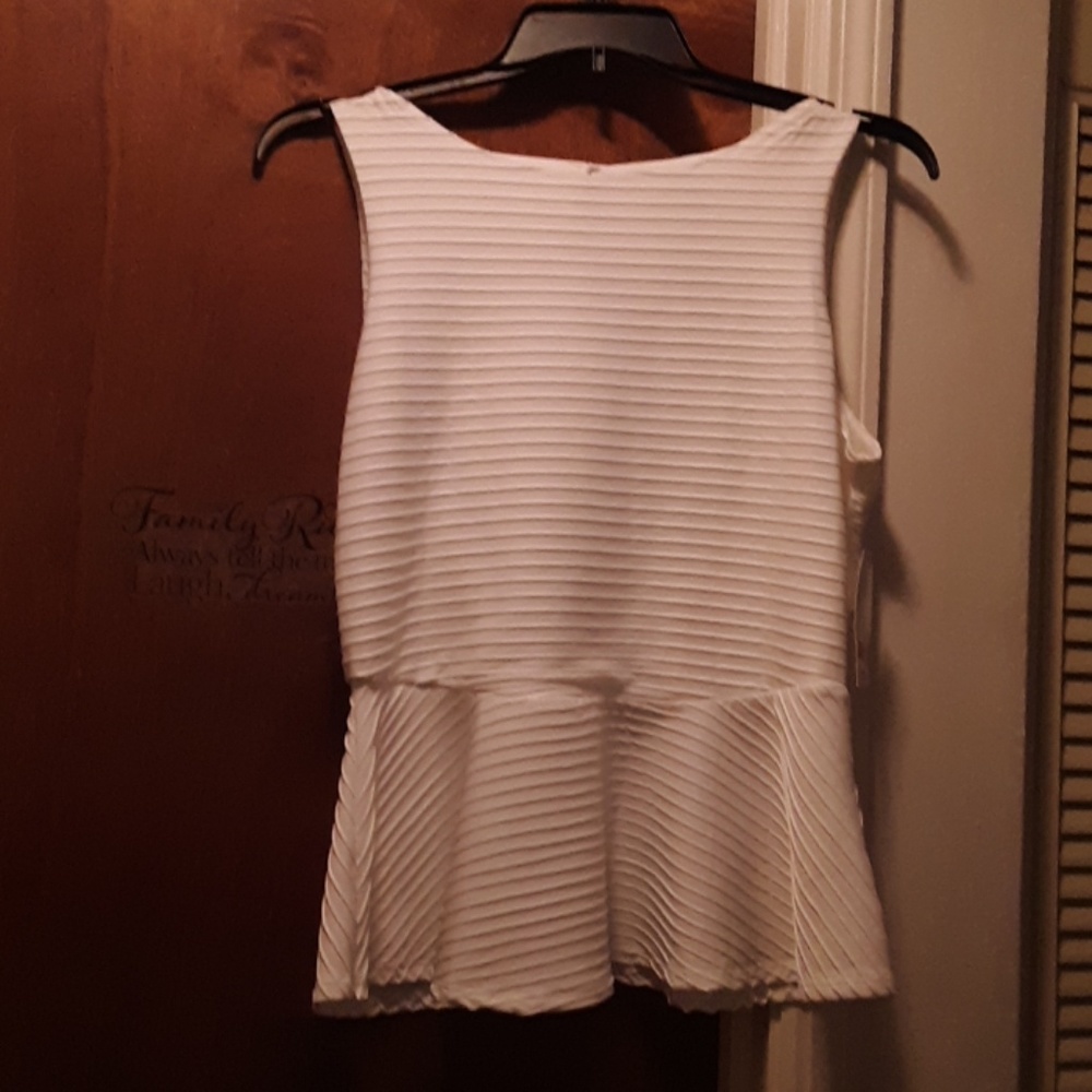 Bisou Bisiu. White Top